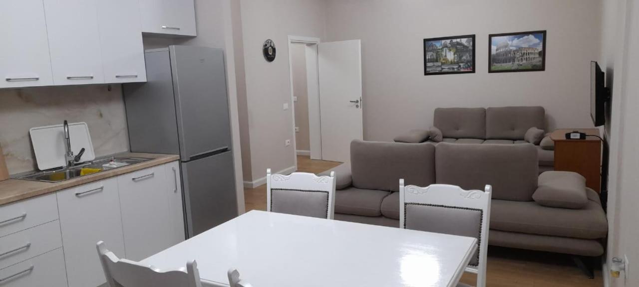 Odri Apartment Vlore Luaran gambar