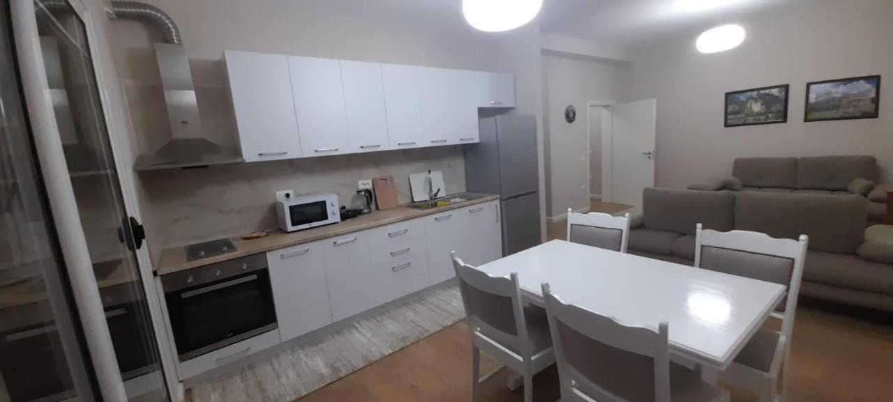 Odri Apartment Vlore Luaran gambar