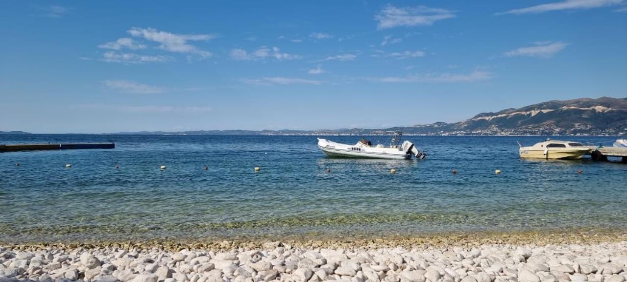 Odri Apartment Vlore Luaran gambar